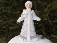 Кукла Снегурочка в белом платье