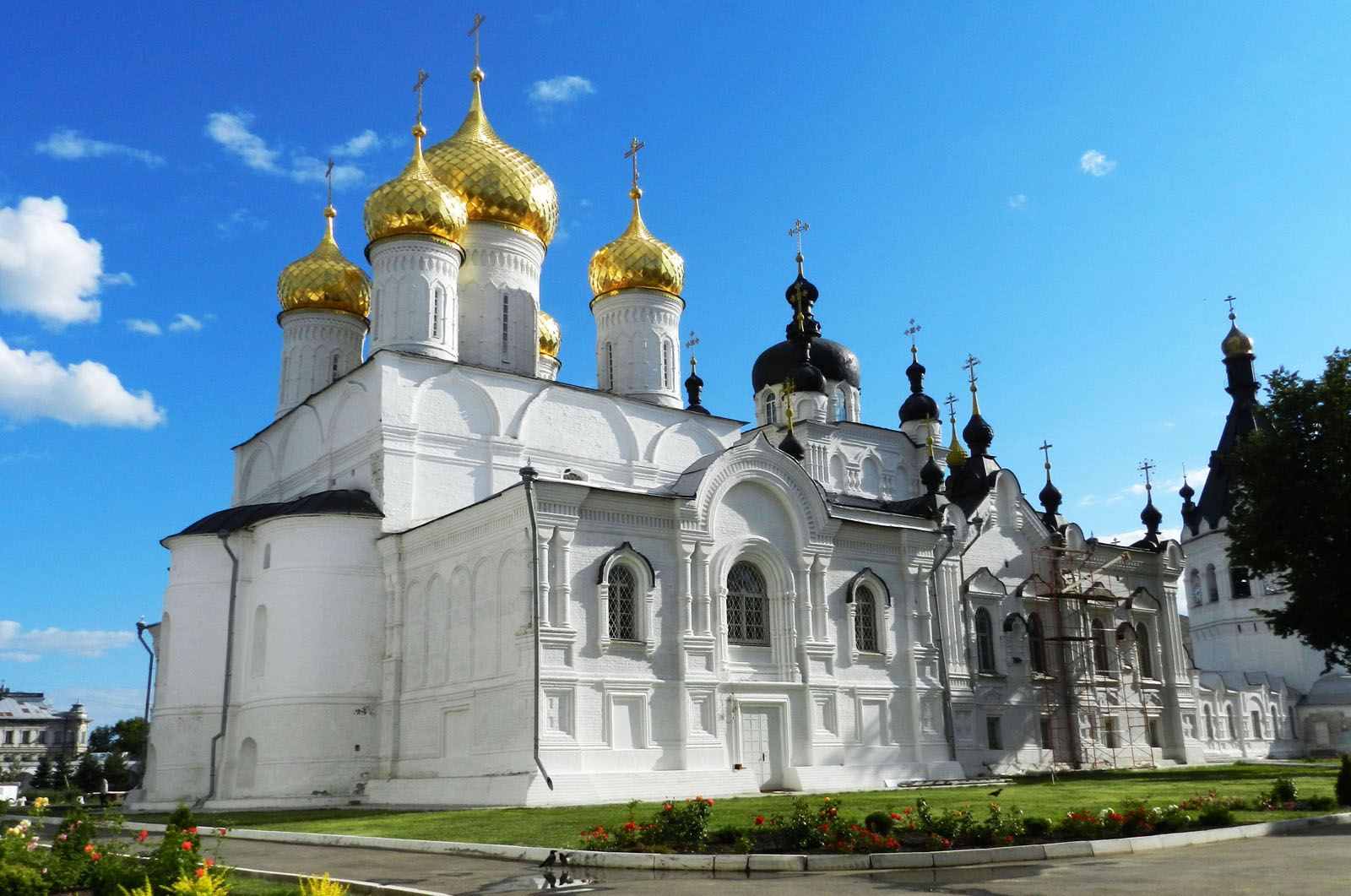 Фото богоявленской церкви. Богоявленский женский монастырь Кострома. Анастасиин женский монастырь в Костроме. Богоявленский Анастасьинский монастырь в Костроме.